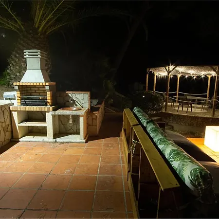 Cala 51 - With Sea View Holiday home *